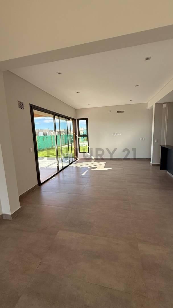 Foto de CASA DE CATEGORÍA EN VENTA en B° Gran Boedo - Luján de Cuyo - ID275709, imagen 2