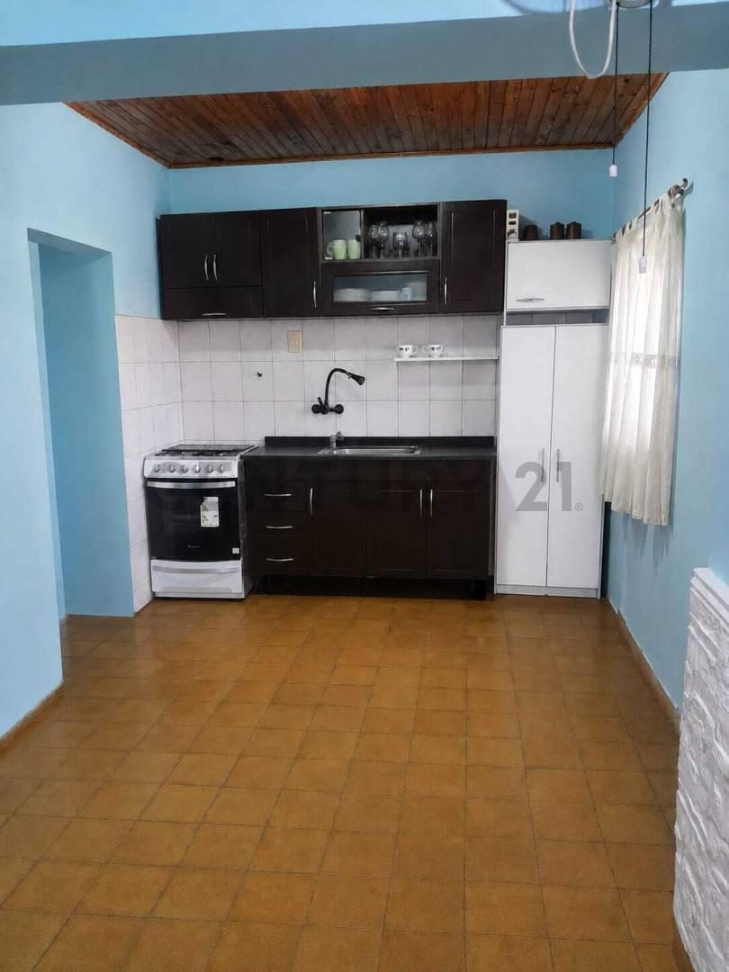 Foto de AMPLIA CASA EN VENTA EN GUTIERREZ MAIPÚ, imagen 2