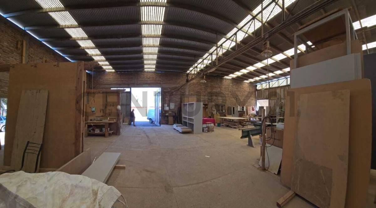 Foto de Galpón en venta en Parque Industrial Las Heras con terreno de 2.000 m², imagen 2
