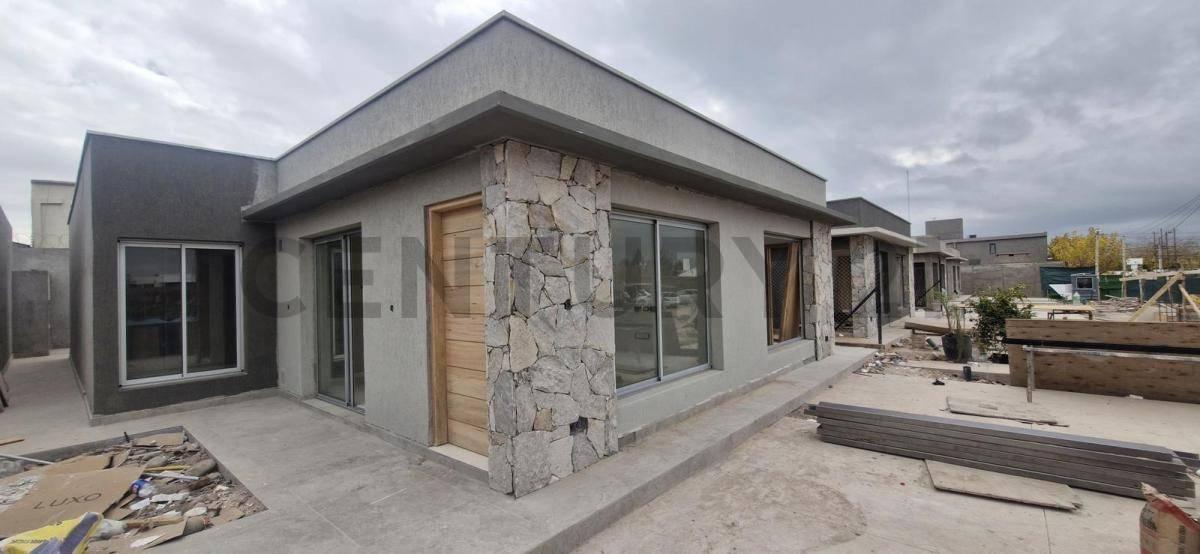 Foto de CASA EN VENTA EN POZO EN BARRIO LAR DE TERRADA - LUJAN DE CUYO- ID, imagen 3