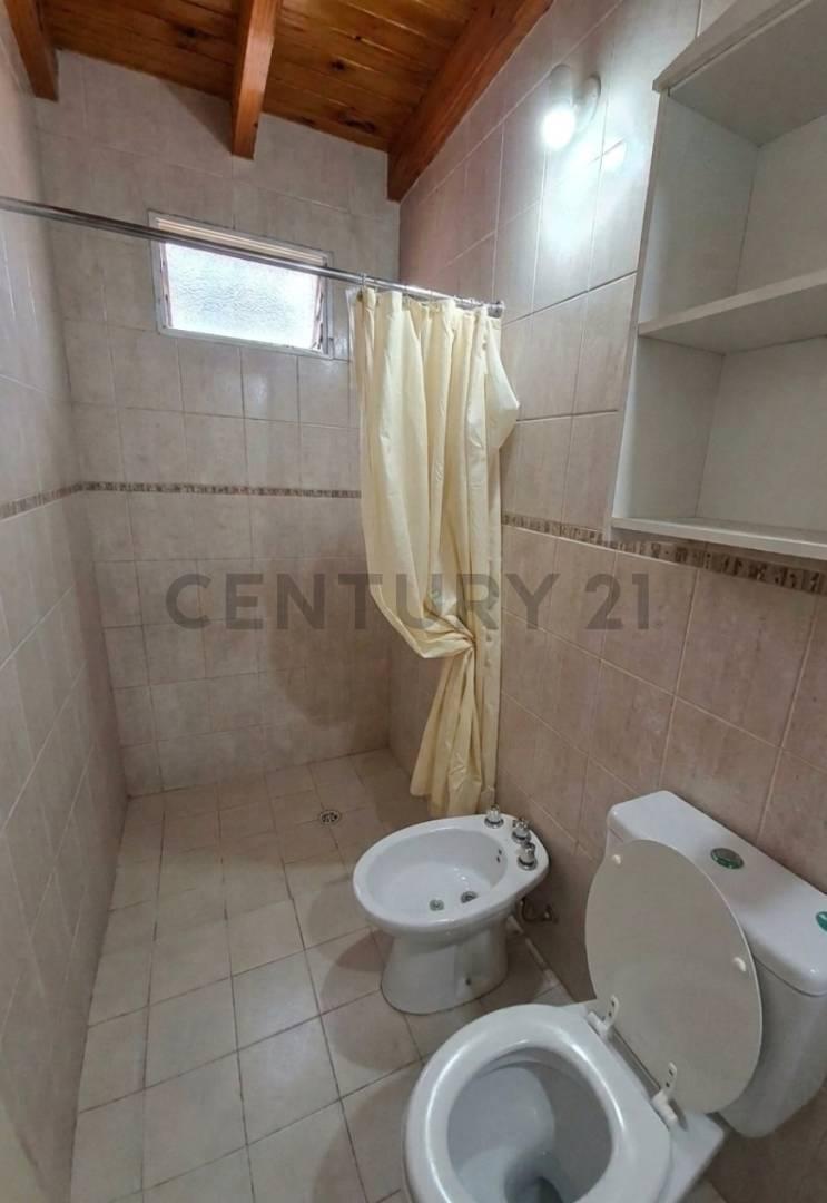 Foto de AMPLIA CASA EN VENTA EN GUTIERREZ MAIPÚ, imagen 2