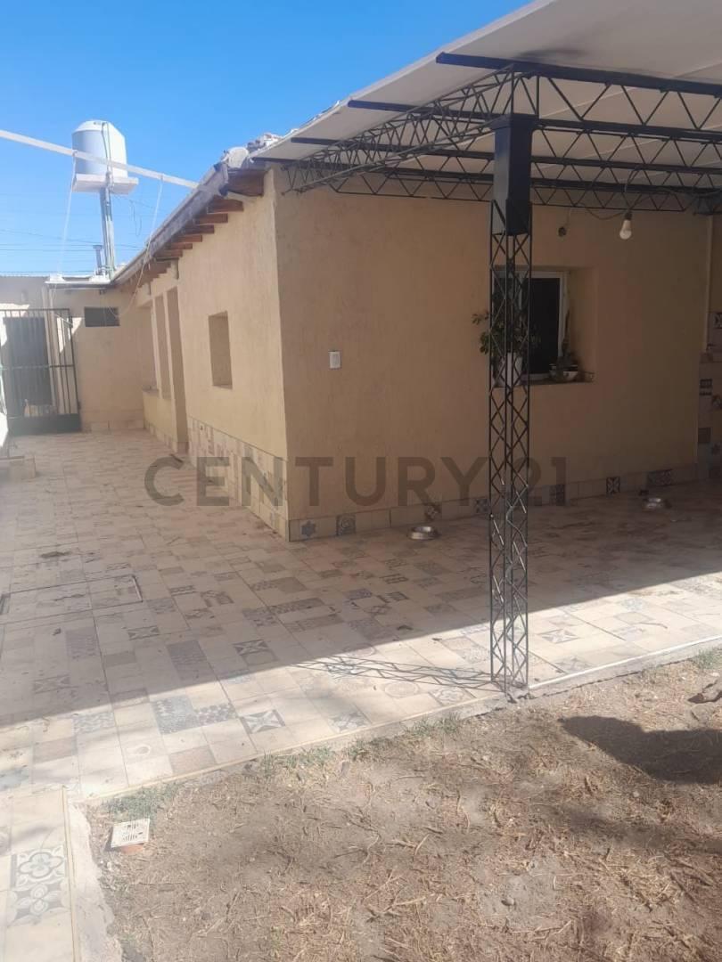 Foto de AMPLIA CASA EN VENTA EN GUTIERREZ MAIPÚ, imagen 3