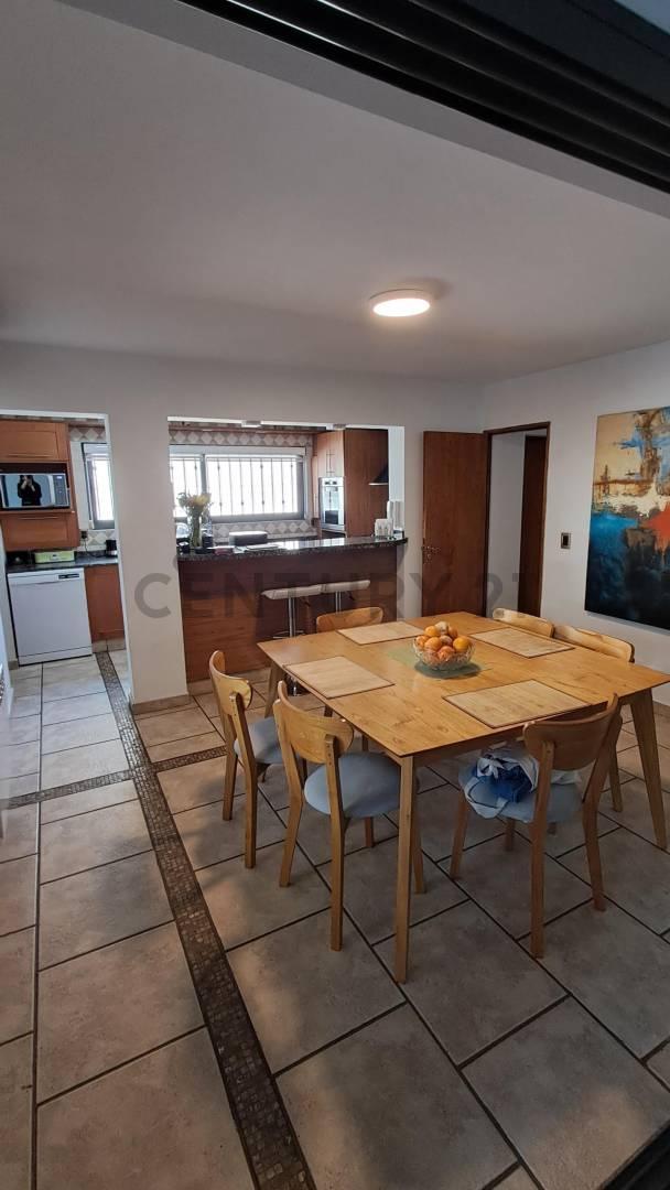 Foto de CASA DE CATEGORIA EN VENTA - VILLA NUEVA, GUAYMALLÉN, imagen 4