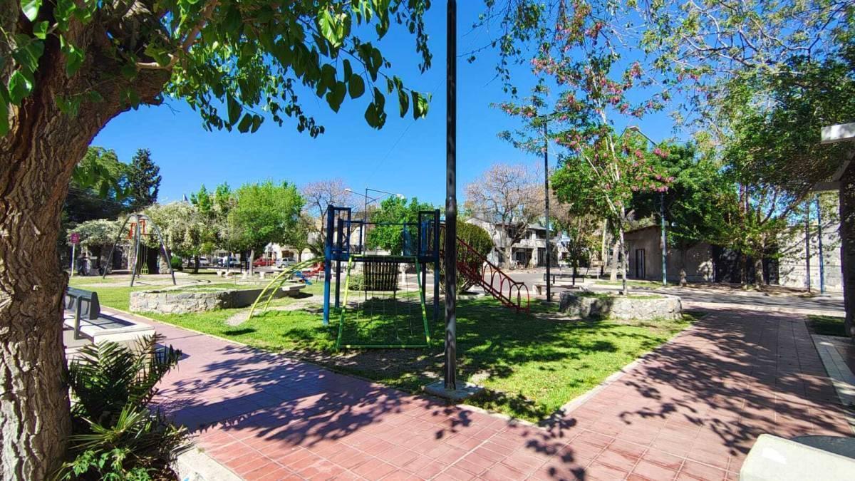 Foto de LOCAL COMERCIAL EN VENTA EN CALLE RENATO ZANIN, GODOY CRUZ, imagen 5