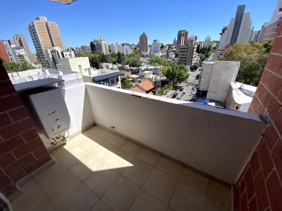 Dpto de 1 dorm en Belgrano 50 con balcón. 5