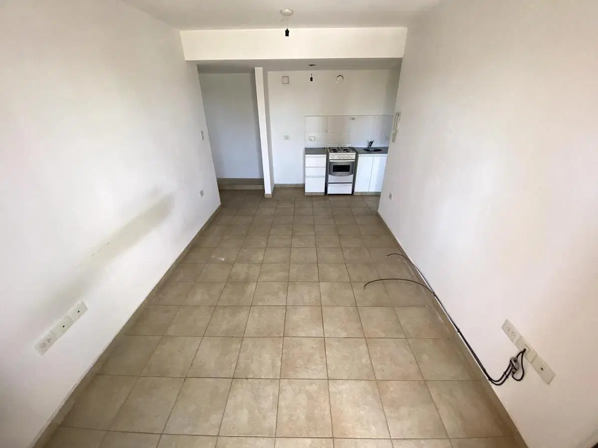 Dpto de 1 dorm en Belgrano 50 con balcón. 8