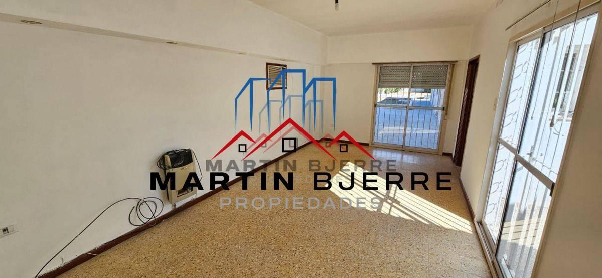 Foto de Venta Casa 4 ambientes en Aldo Bonzi, La Matanza, imagen 2