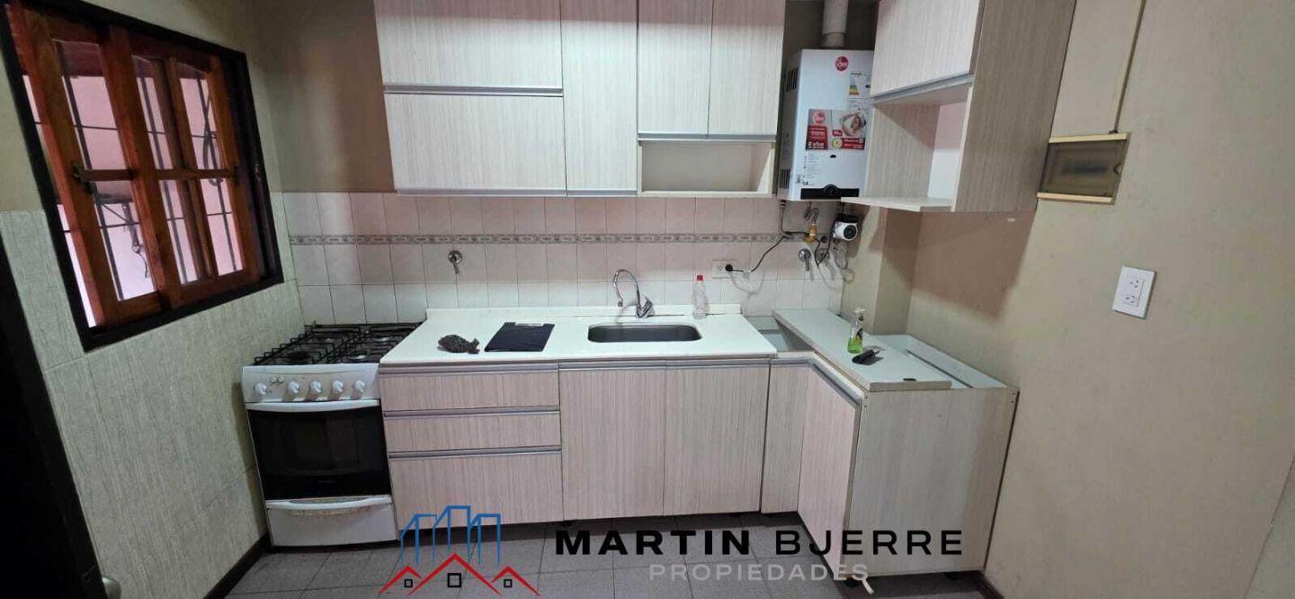 Foto de ALQUILER DE CASA DE 3 AMBIENTES EN BARRIO PAMPERO. CIUDAD EVITA. LA, imagen 1
