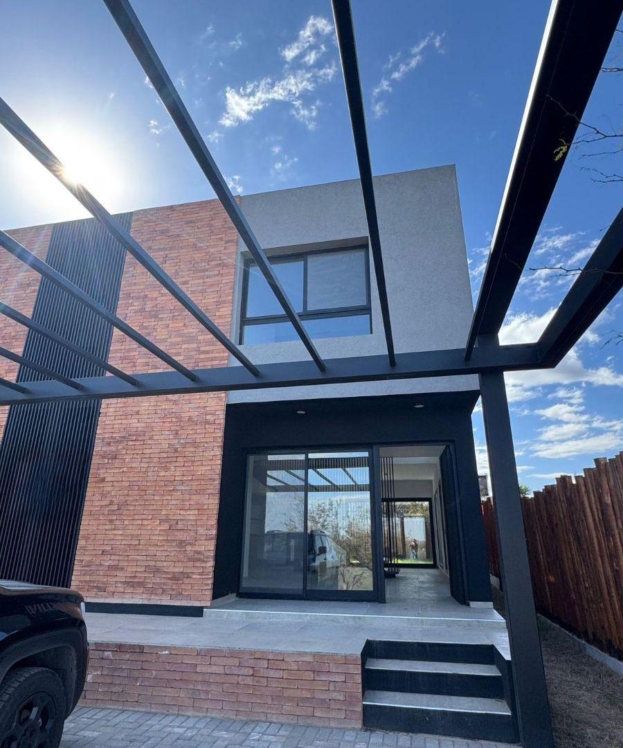Foto de DUPLEX EN VENTA HOUSING LAS MARIAS VILLA ALLENDE, imagen 1