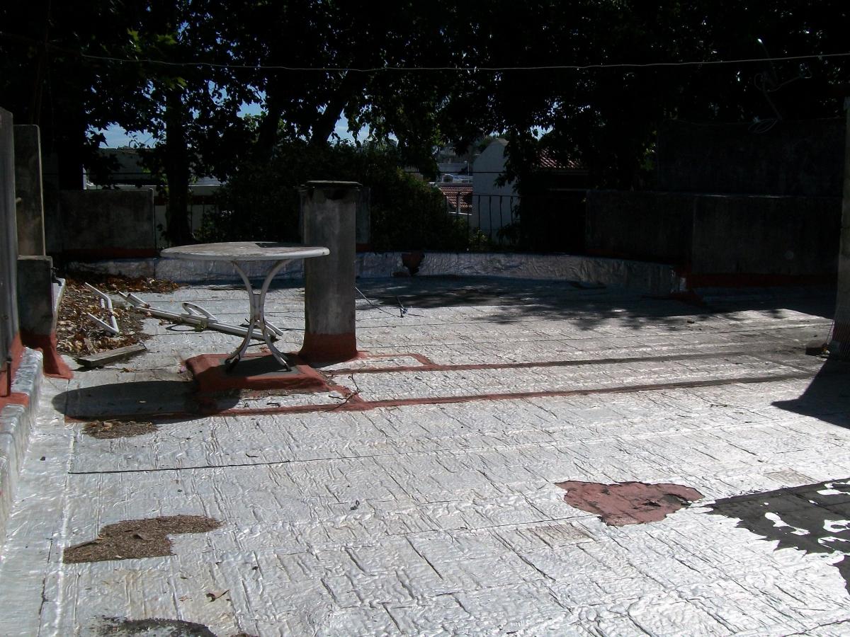 Casa S/ Lote Ppio. 8,66 X 27 6 Amb o P/ 2 Flias. C/ Gge. y Tza - T/val. Esc. Ofta 1