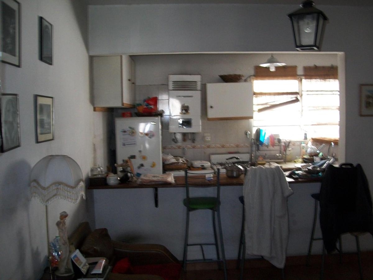 Foto de DEPARTAMENTO DE 1 AMBIENTE MUY AMPLIO AL CONTRAFRENTE CON BALCON, imagen 5