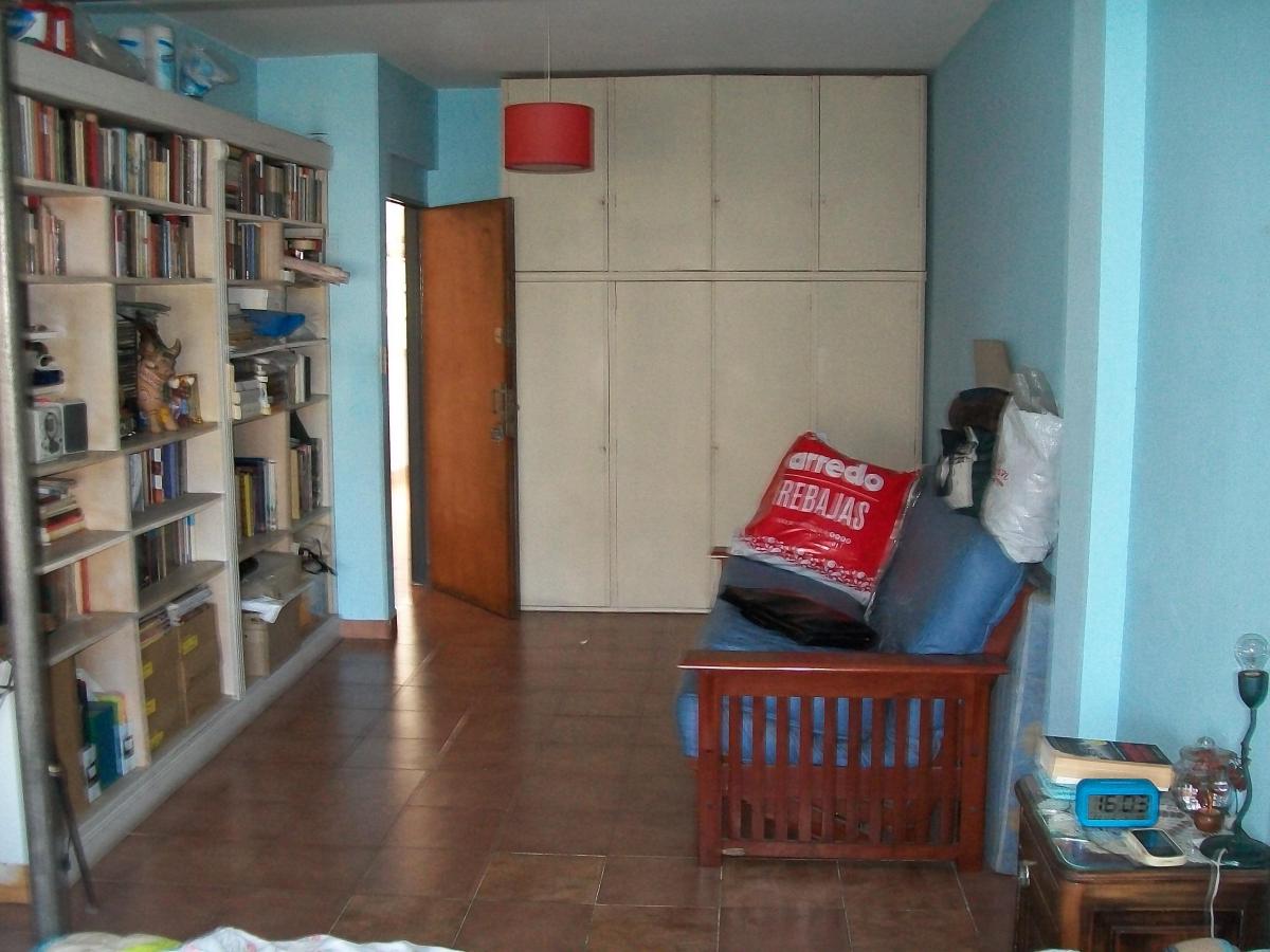 Foto de DEPARTAMENTO DE 1 AMBIENTE MUY AMPLIO AL CONTRAFRENTE CON BALCON, imagen 4