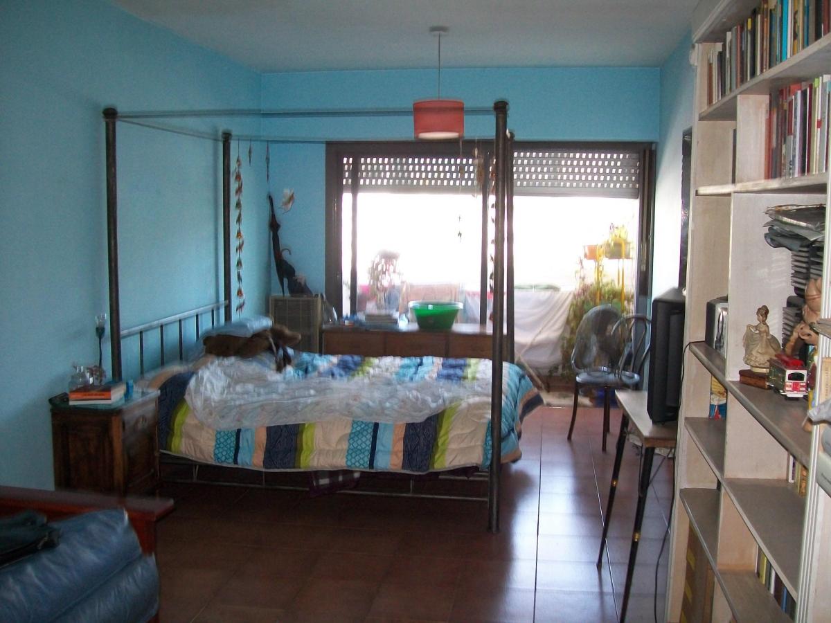 Foto de DEPARTAMENTO DE 1 AMBIENTE MUY AMPLIO AL CONTRAFRENTE CON BALCON, imagen 2