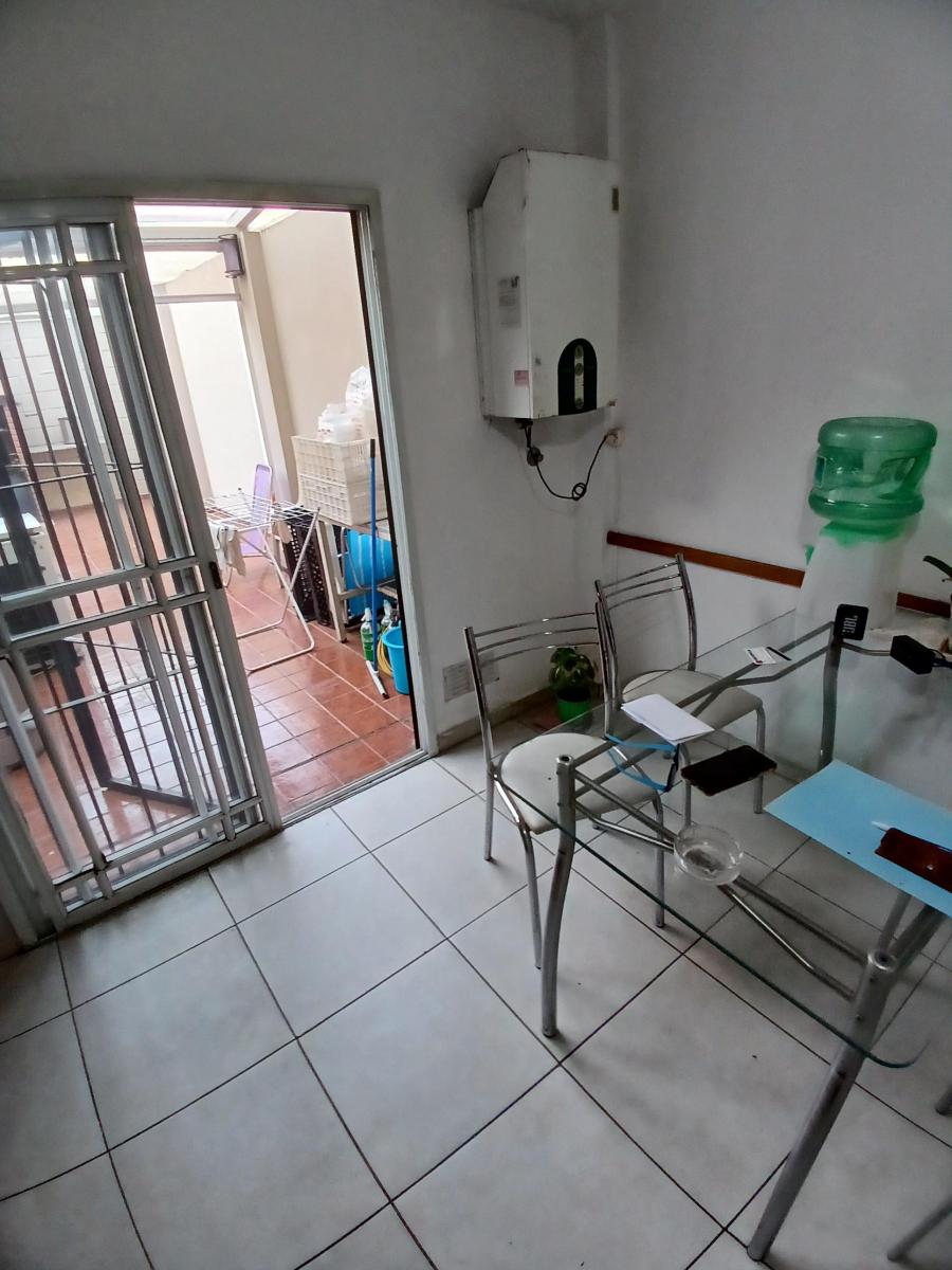 Hermoso y Amplio Triplex 5 Amb (4 Dorm. 3 Baños) con Cochera y Fdo C/ Parrilla 4