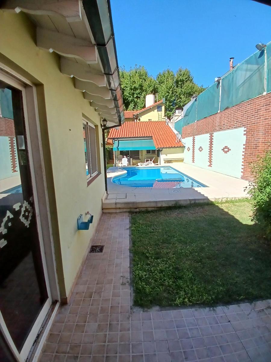 Chalet S/ Lte. 9,02x42,70 - 6 Ambtes con Parque Piscna y Quincho con Sum y Dep. 4
