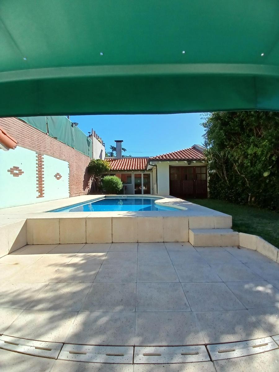 Chalet S/ Lte. 9,02x42,70 - 6 Ambtes con Parque Piscna y Quincho con Sum y Dep. 3