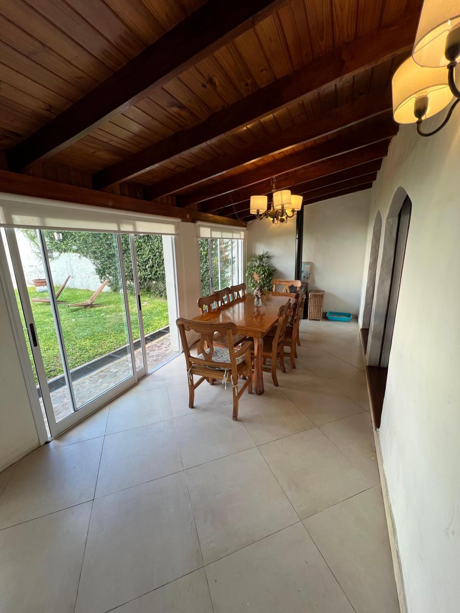 Casa 5 Ambientes con Garage, Fondo y Piscina. Excelente! 1