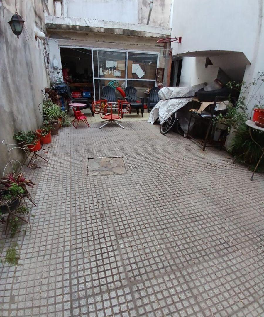 Foto de CASA EN 3 PLANTAS 4 DORMITORIOS PATIO COCHERA P/ 2 AUTOS, imagen 4