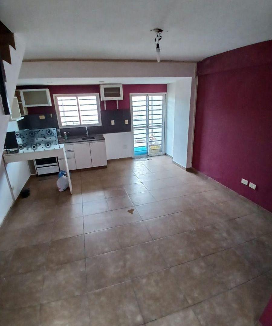 Foto de ALQUILER 2 AMB EN DUPLEX BALCON TERRAZA (EDIFICIO 3 PLANTAS) VILLA, imagen 3