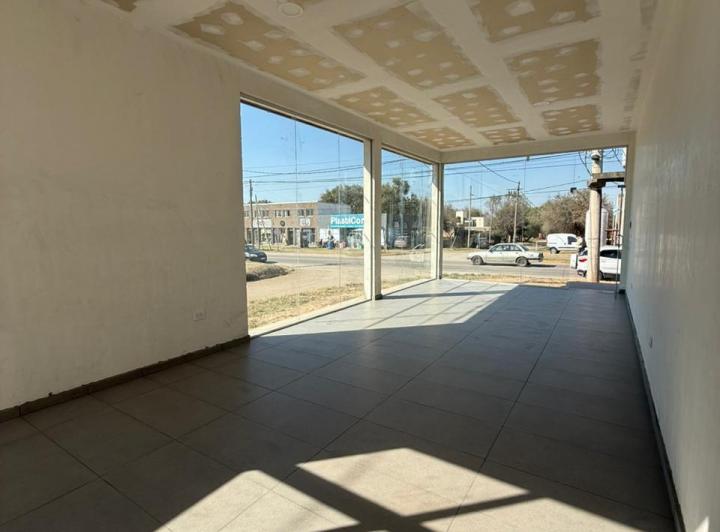 LOCALES EN ALQUILER DENTRO DE COMPLEJO COMERCIAL  - TALAR DE MENDIOLAZA  4