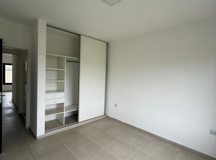 CASA EN ALQUILER - JUAREZ CELMAN 4