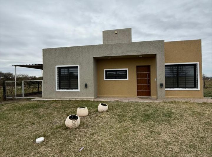 CASA EN ALQUILER - JUAREZ CELMAN 2