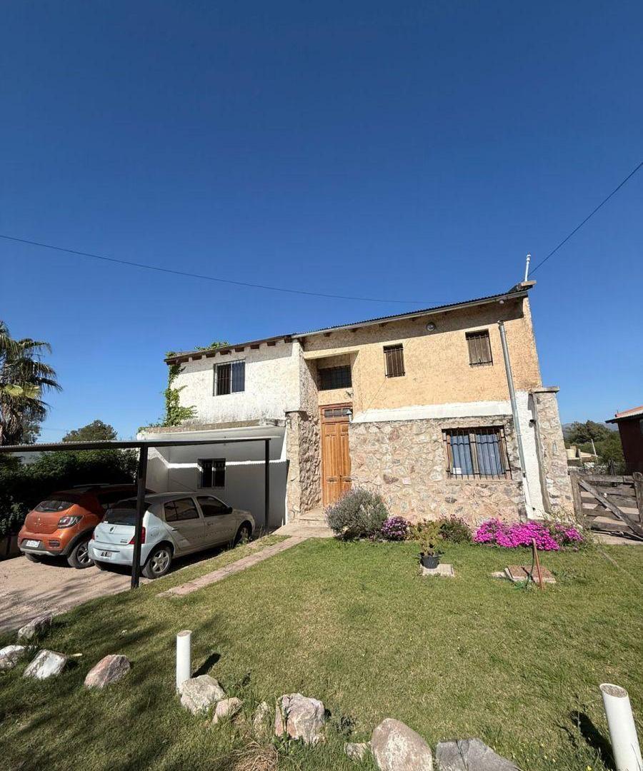 CASA EN VENTA - BARIO EL TALAR, MENDIOLAZA