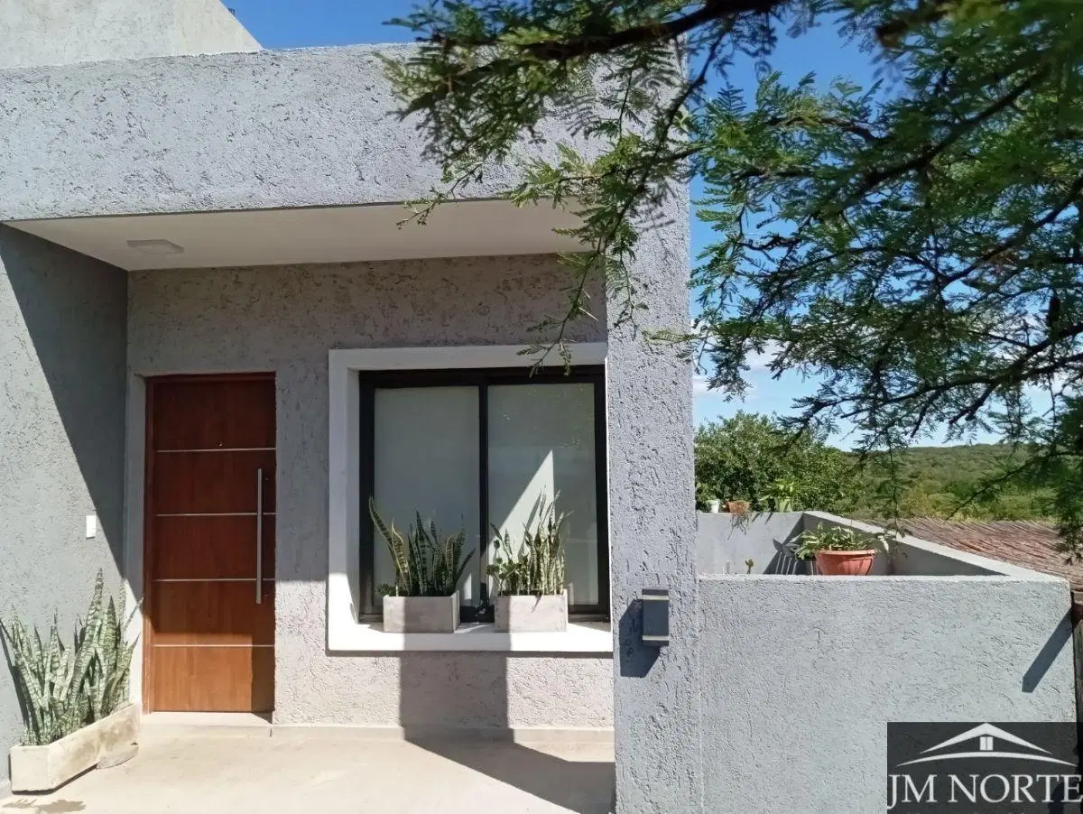 Casa en alquiler - dos dormitorios- El Manzano 4