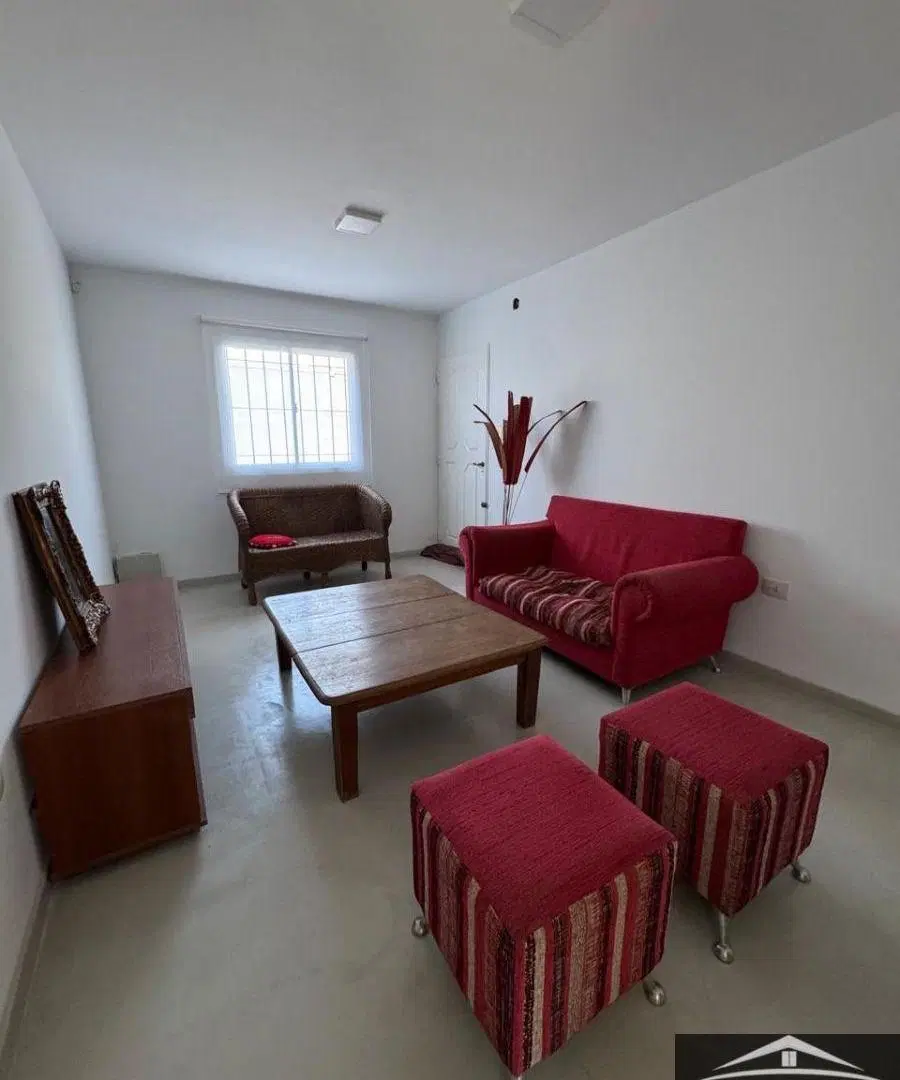 Casa en venta c/ cochera en Rivera Indarte 5