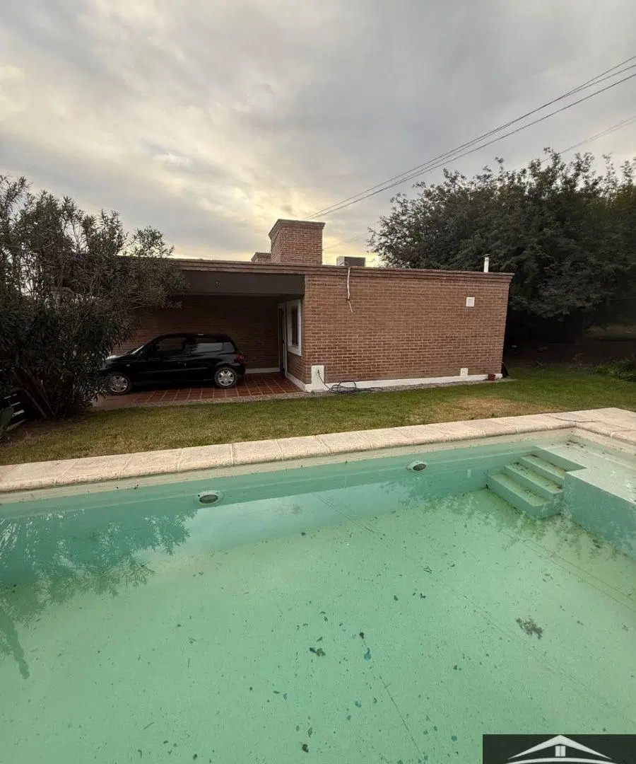 Casa en venta c/ cochera en Rivera Indarte 3