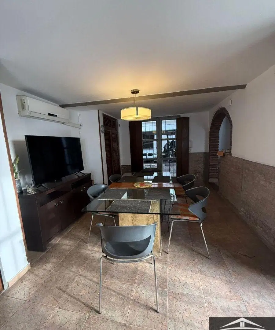 Casa en venta c/ cochera en Alejandro Centeno 4