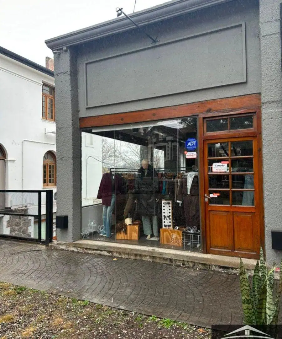 Local comercial en alquiler - complejo comercial en Unquillo 5