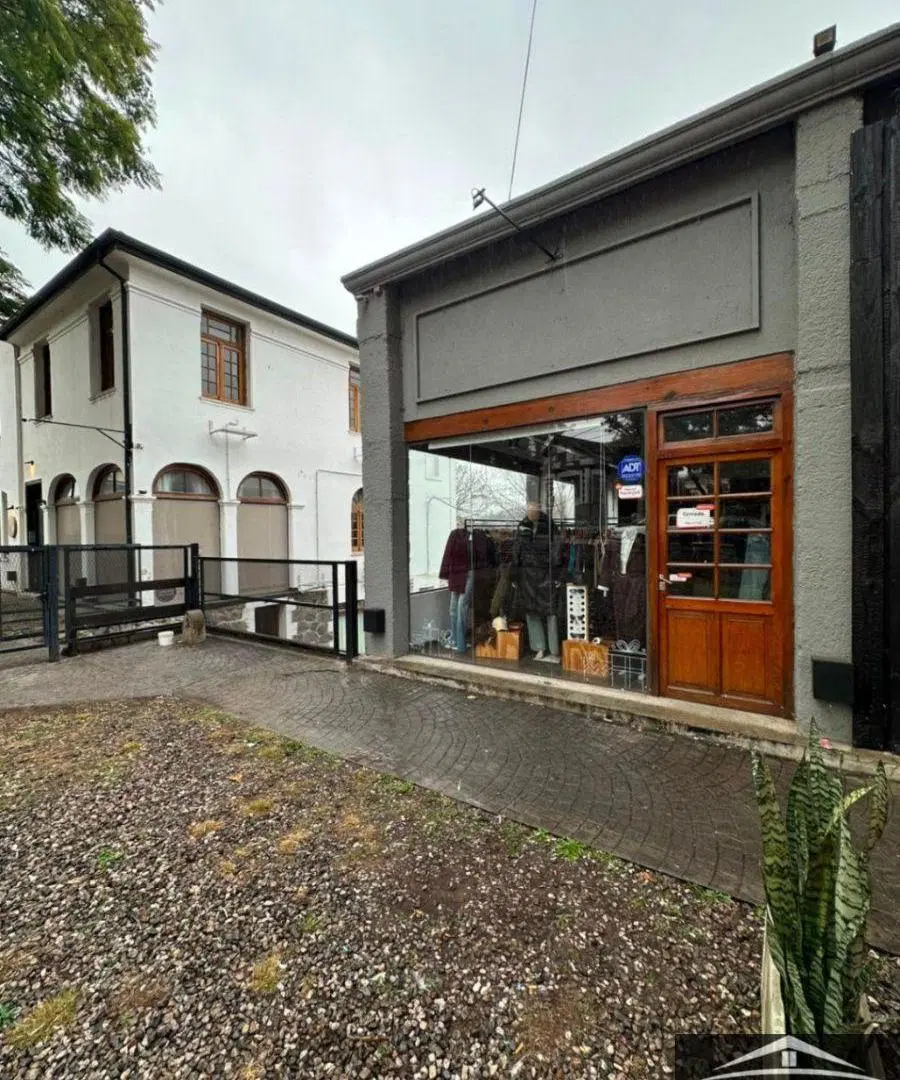 Local comercial en alquiler - complejo comercial en Unquillo 4