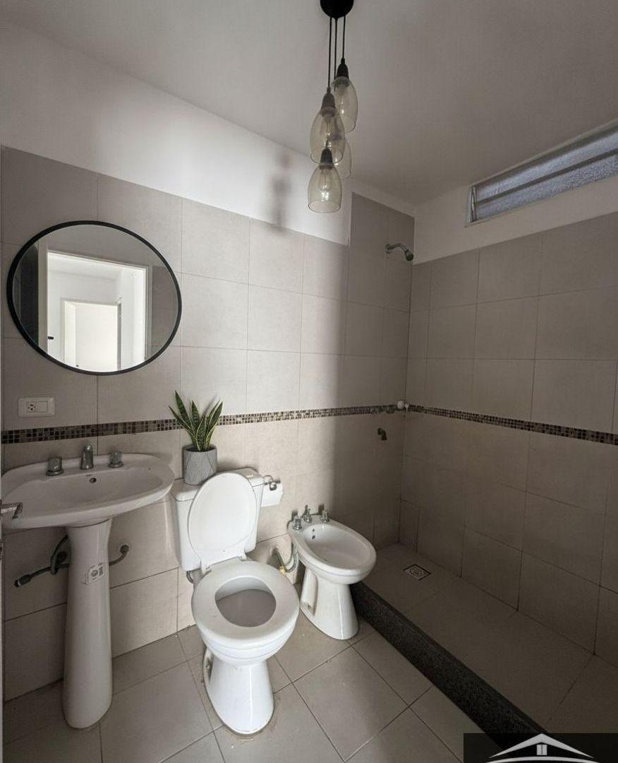 Foto de Casa en alquiler dos dormitorios y cochera - Mendiolaza, imagen 3