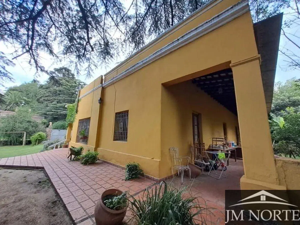 Casa en venta c/ cochera en Salsipuedes 3