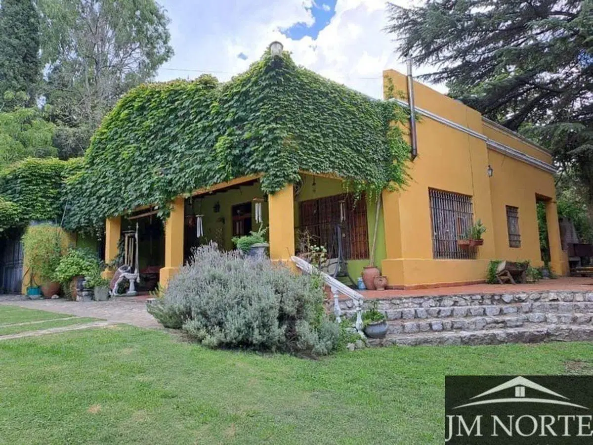 Casa en venta c/ cochera en Salsipuedes 4