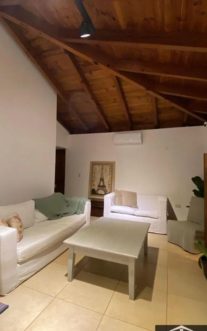 Casa en alquiler c/ cochera en Villa Belgrano 8