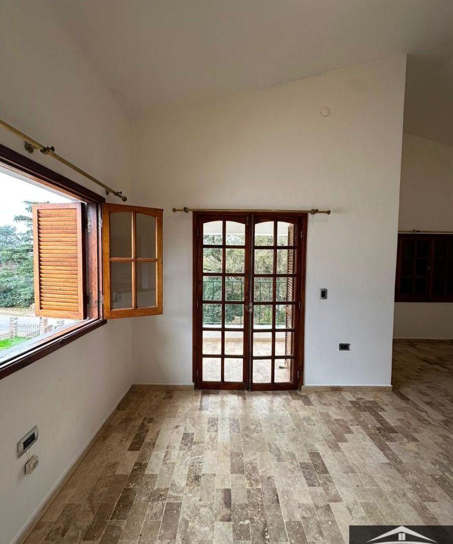 Foto de Casa en alquiler c/ cochera en Unquillo, imagen 4