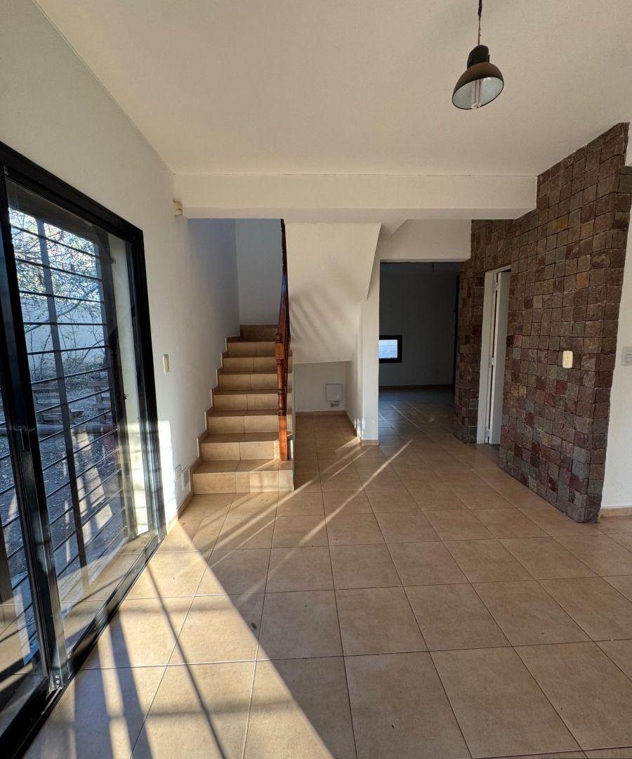 Foto de Duplex en alquiler en Villa Allende, imagen 2