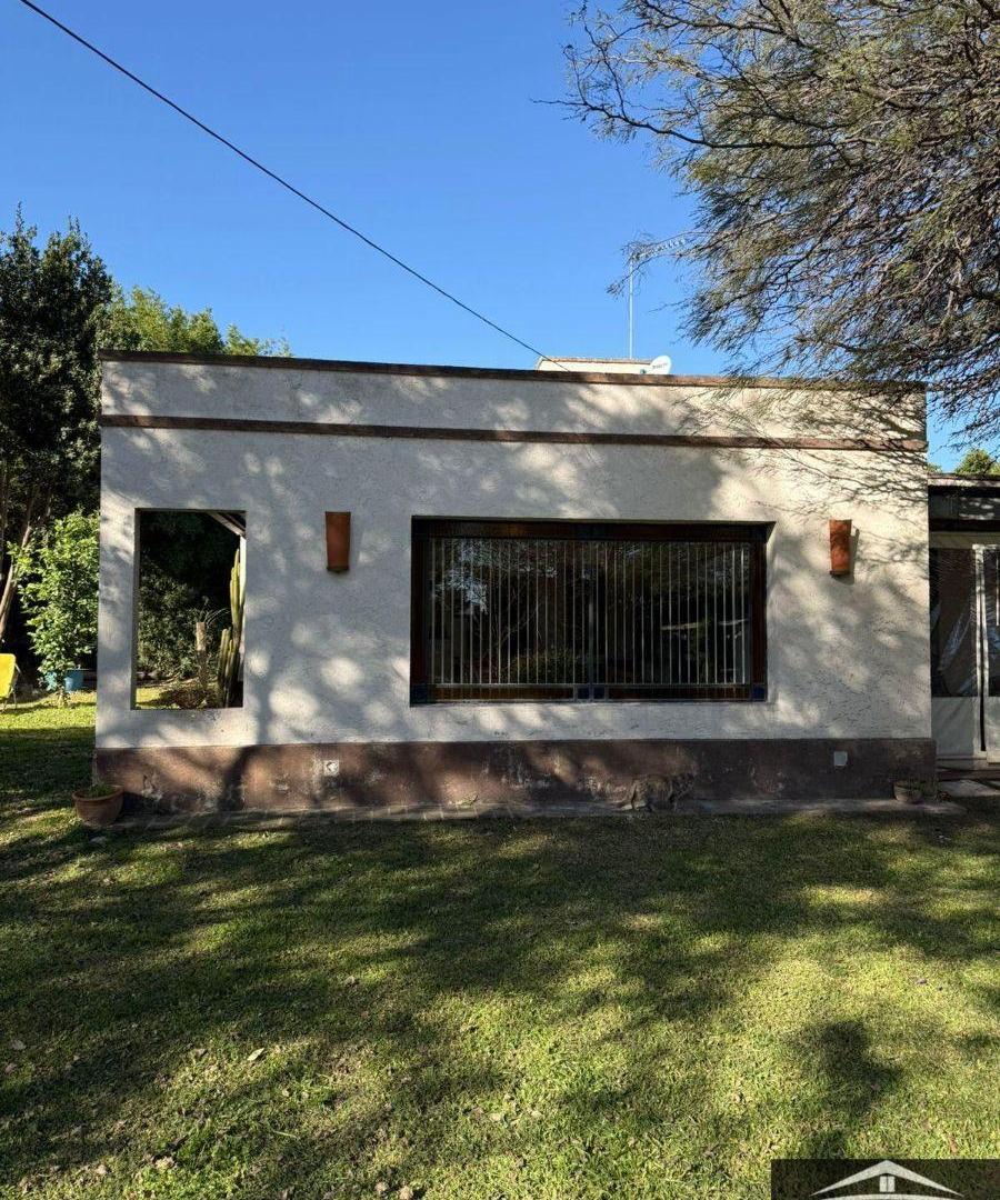 Foto de Casa en venta tres dormitorios y pileta en Mendiolaza, imagen 3