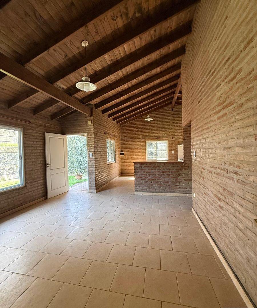 Foto de Casa en alquiler c/ cochera en Mendiolaza, imagen 2