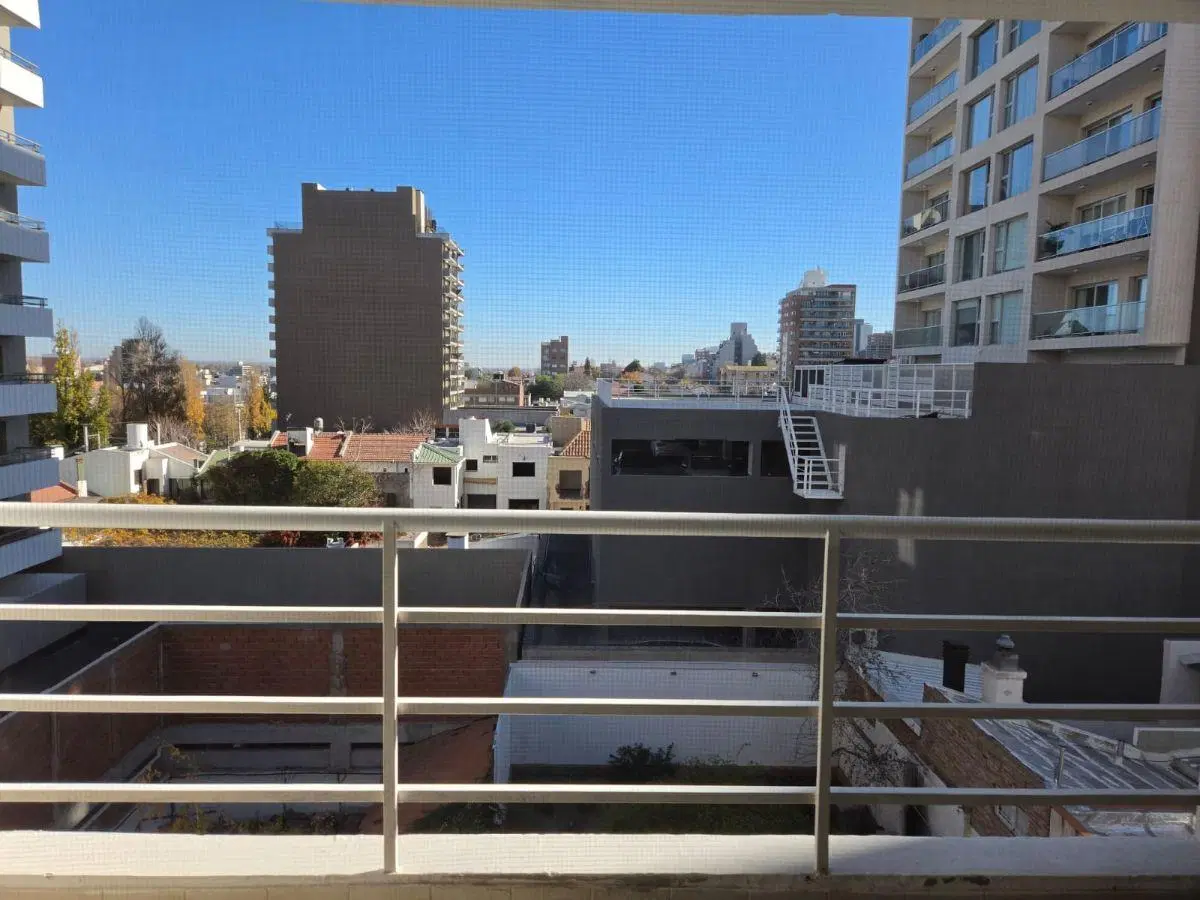 Departamento de 48 m² con 1 dormitorio en alquiler en Área Centro Este 4