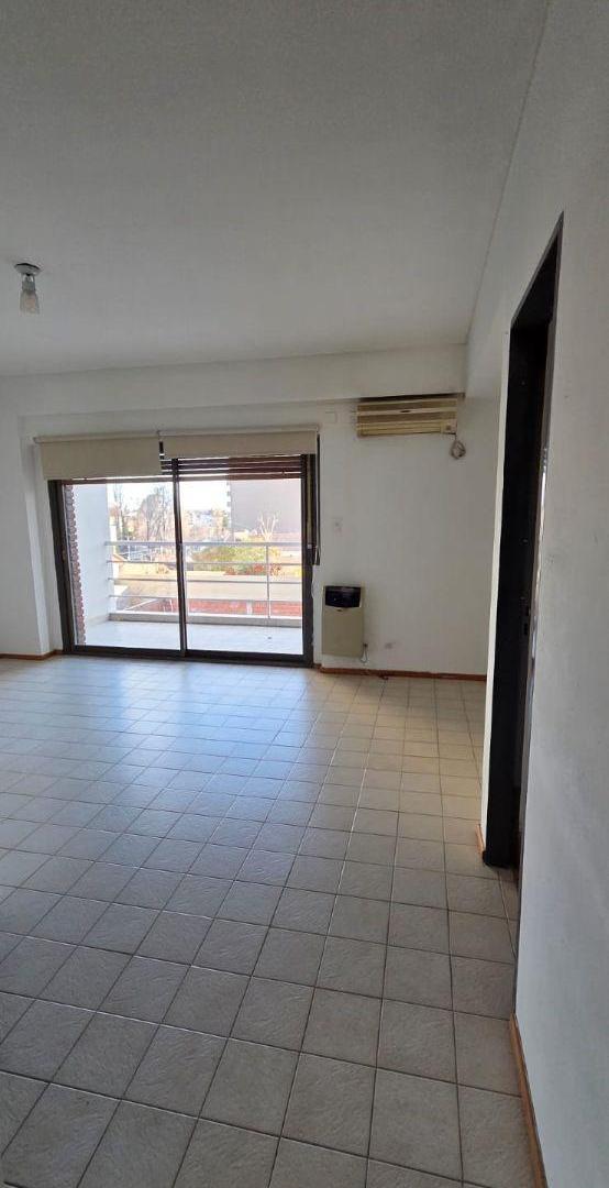 Foto de Departamento de 42 m² en alquiler en Área Centro Este, imagen 3