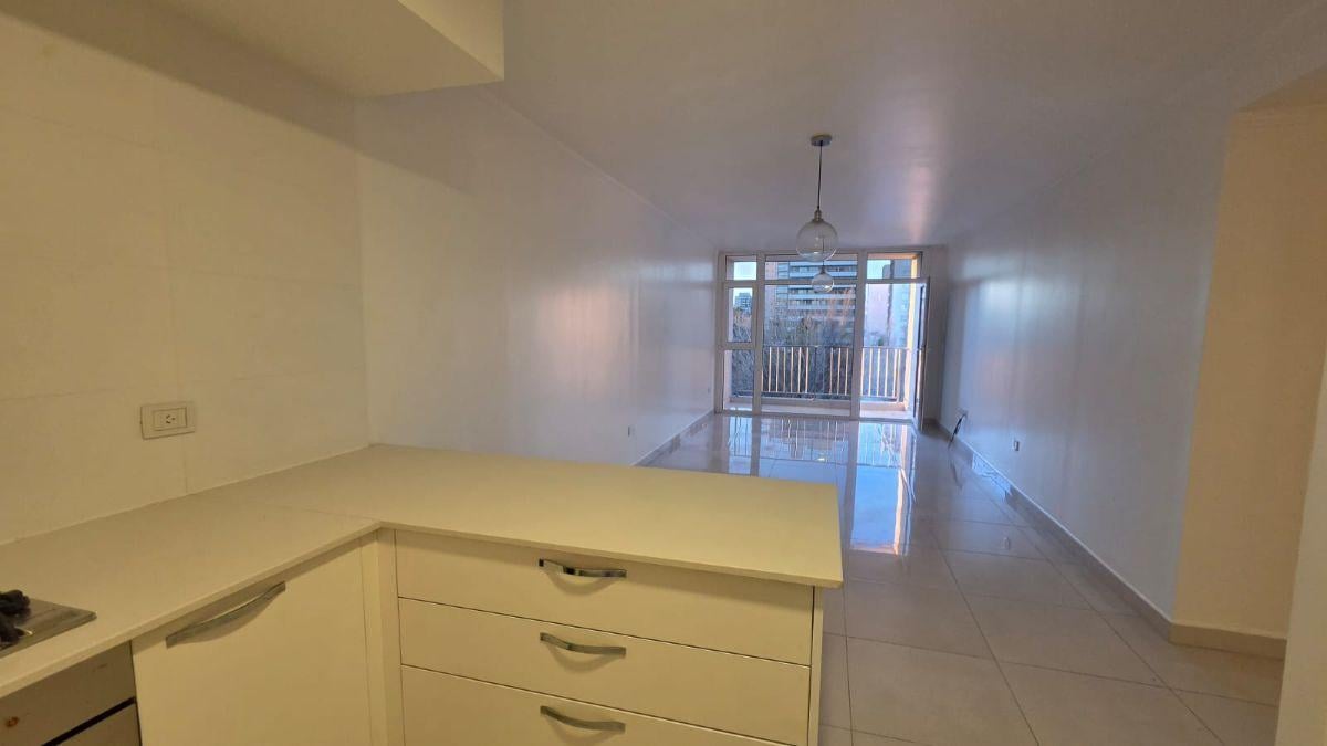 Foto de Departamento de 100 m² con 2 habitaciones en alquiler en Centro Este, imagen 1