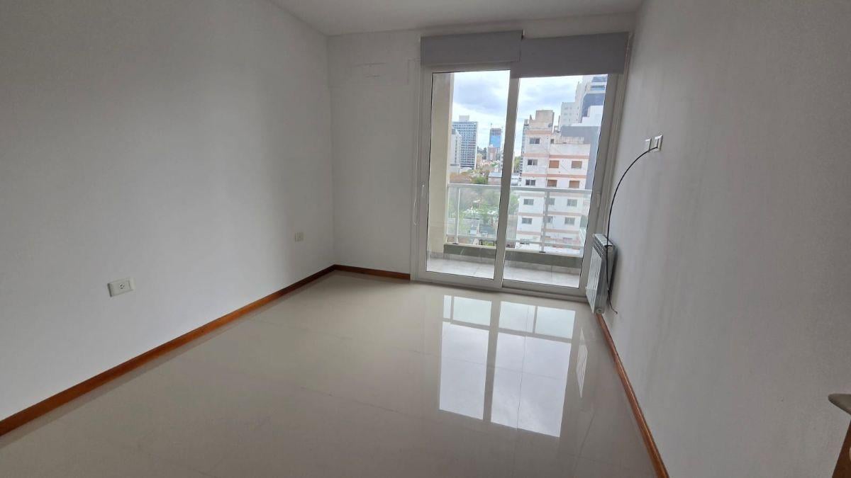 Foto de Departamento de 45 m² con 1 dormitorio en alquiler en Centro Este, imagen 2