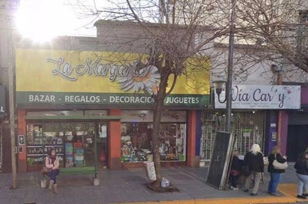Venta Local Comercial Premium en Hurlingham 3