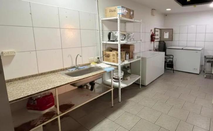 Foto de Local Comercial en Esquina Vidriada | Excelente Ubicación | Hurlingham, imagen 2