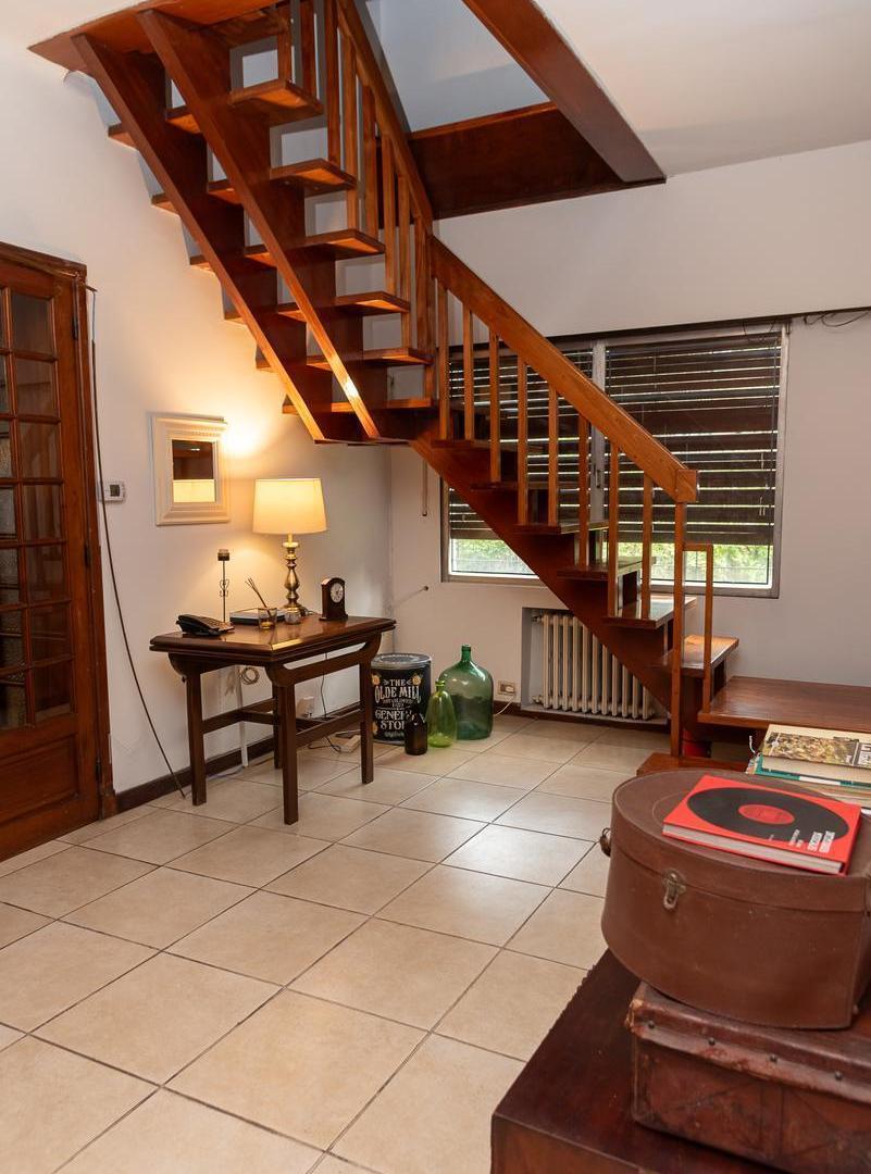 Foto de VENTA CHALET CLÁSICO | 1.720 M² DE LOTE | 450 M² CUBIERTOS | BARRIO, imagen 3