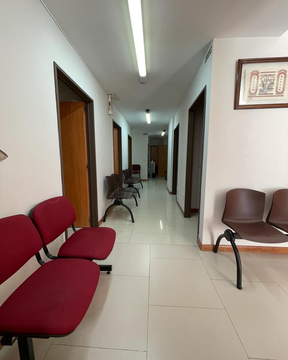 Local 190 m² - con Cochera 1