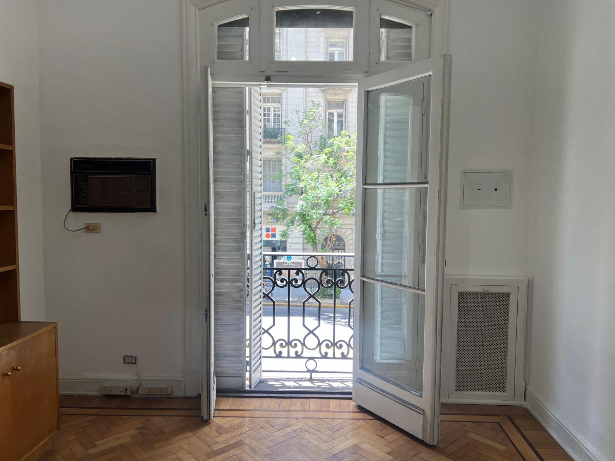 Piso Frances 8 Ambientes Sin Expensas. Al Frente 3